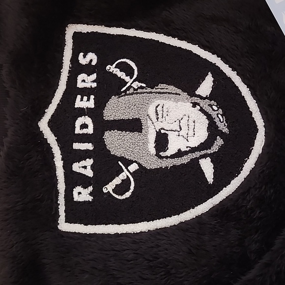 Los Angeles Raiders super soft fluff pullover.  TOUCH stadium size XL. New - Picture 3 of 6